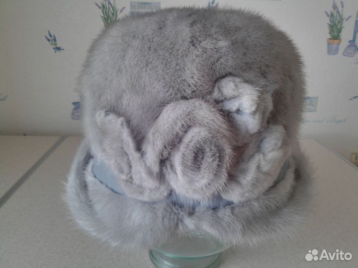 Женская шапка с голубой норки