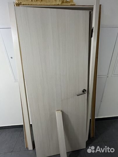 Межкомнатная дверь с коробкой