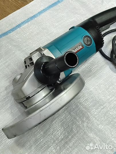 Ушм болгарка Makita 9069