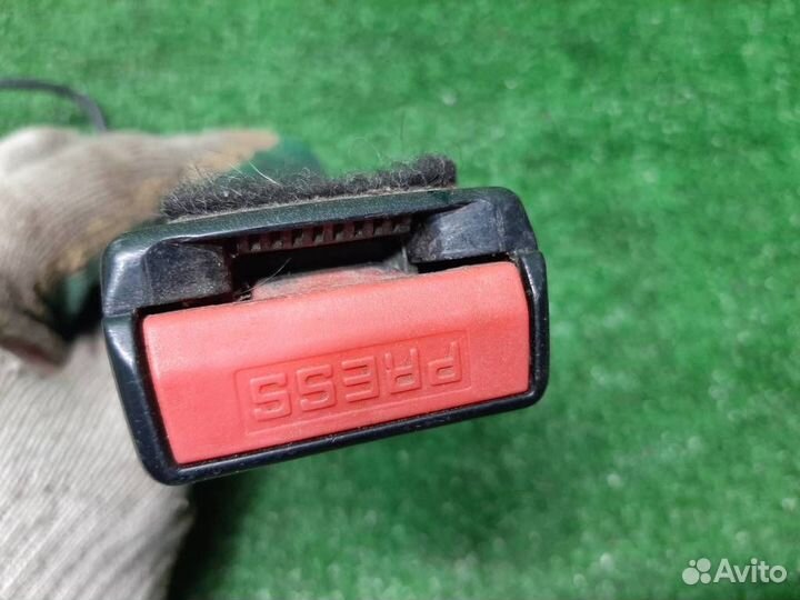 Замок ремня безопасности передний левый Renault D