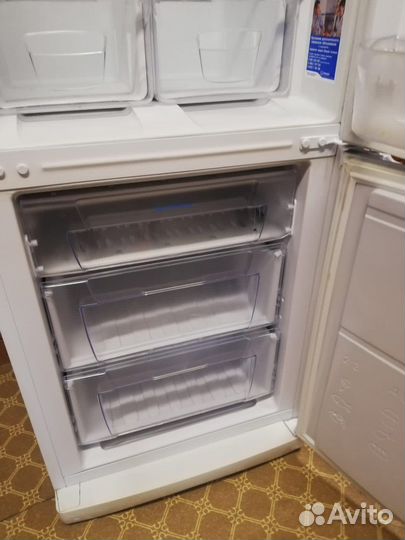 Холодильник indesit