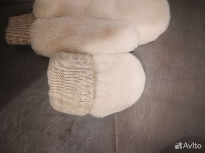 Варежки женские