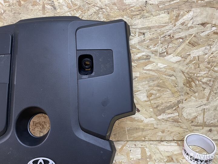 Декоративная накладка двигателя Toyota Hilux viii