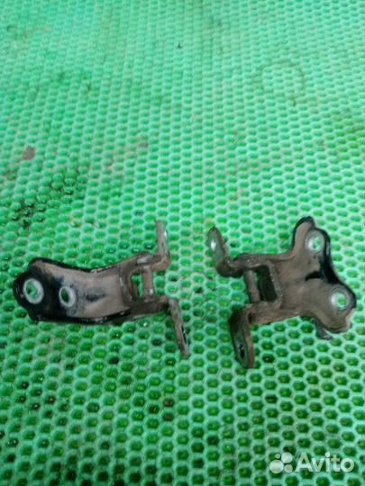 Петля двери задняя правая Hyundai Solaris G4FA