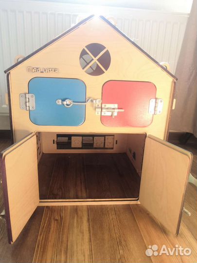 Бизиборд домик