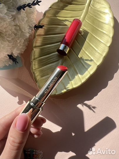 Clarins помада 754 лаковая красная