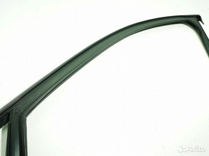 Молдинг двери передней правой Mercedes-Benz