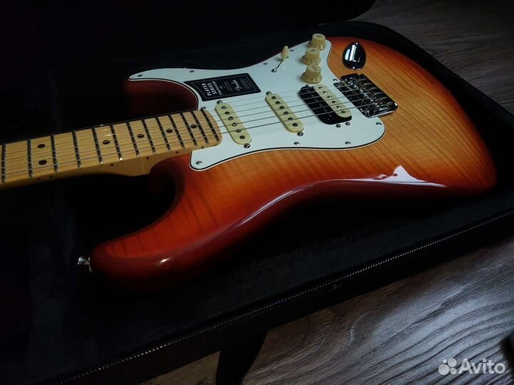 Fender Stratocaster Player Plus Ltd Ed HSS Top MN