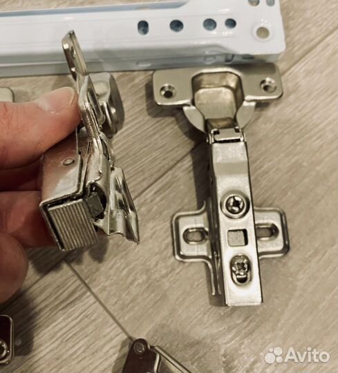 Фурнитура мебельная