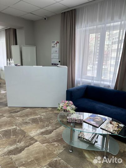 Администратор в студию маникюра и педикюра