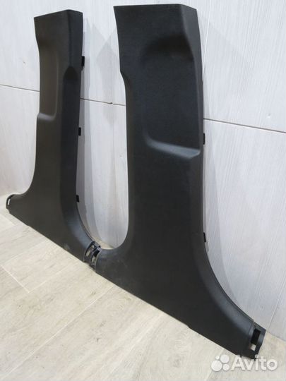 Обшивка средней стойки правая Hyundai Solaris 2