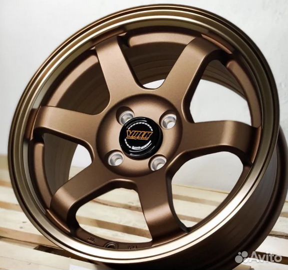 Rays TE37SL 15x7 et30 4x100