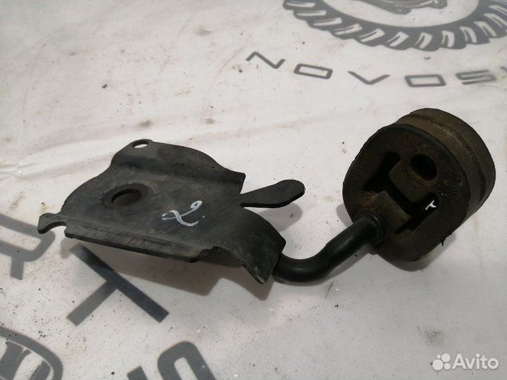 Крепление глушителя Volkswagen Passat B6 2005-2010