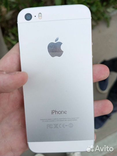 Телефон iPhone 5s