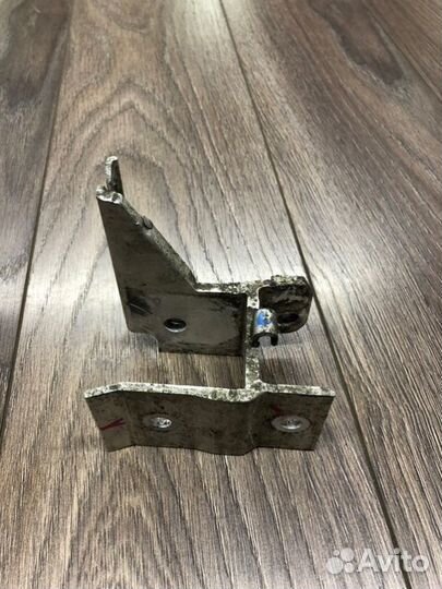 Кронштейн радиатора нижний левый Bmw 3 Series