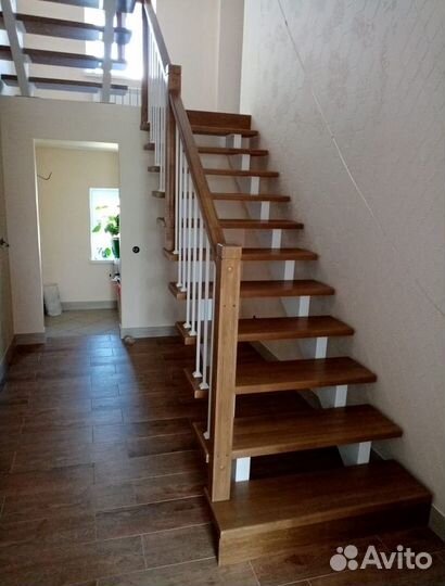 Лестница на металлическом каркасе