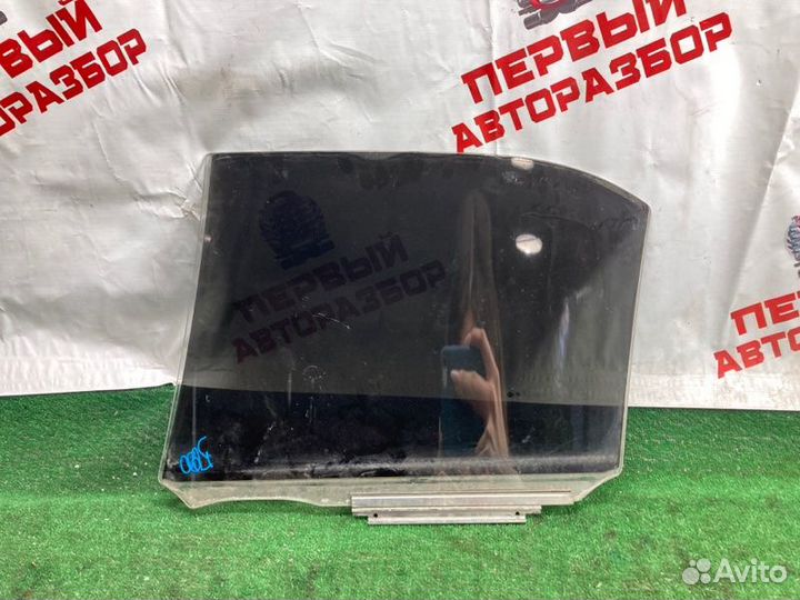 Стекло двери заднее правое Toyota Corolla E100