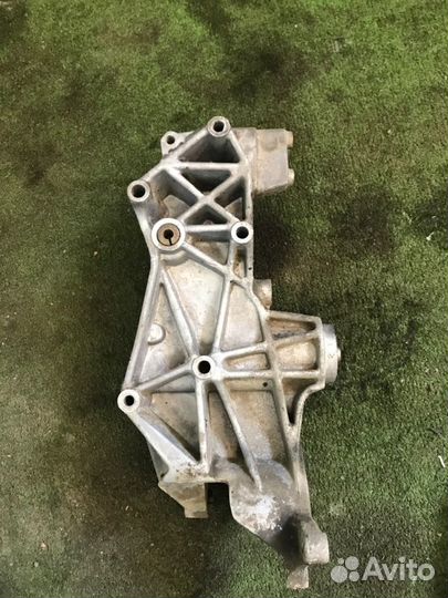 Кронштейн Volkswagen Passat B5 ADR 1.8 2000