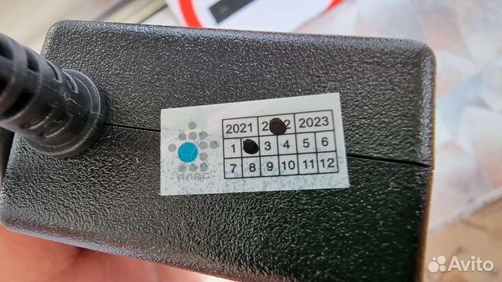 Блок питания 19.5 V, 4.7 A, 90 W