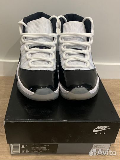 Air Jordan Retro 11 Concord