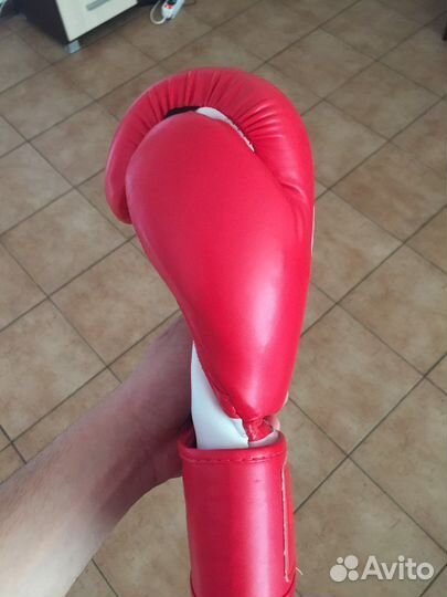 Боксерские перчатки clinch 14 oz