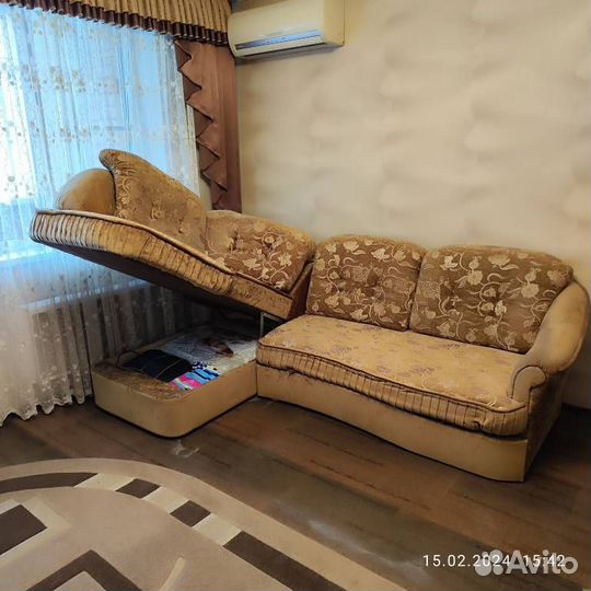 Продам комплект мягкой мебели