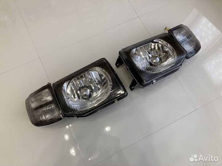 Фара (комплект) Mitsubishi Pajero 2 (1997-1999)