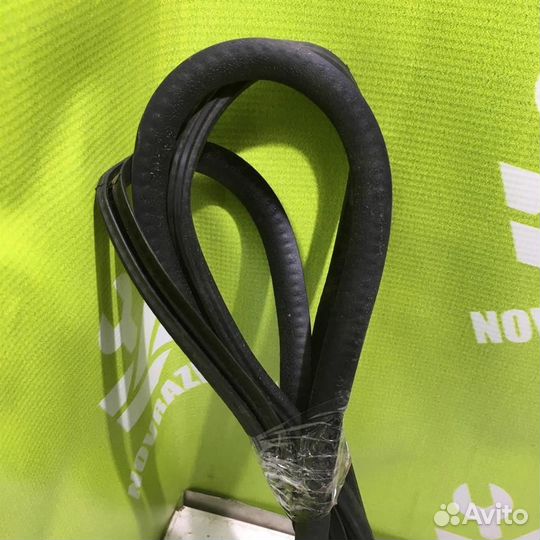 Уплотнитель Форд Торнео Коннект