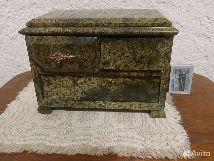 Шкатулка. Змеевик. 50-60 гг