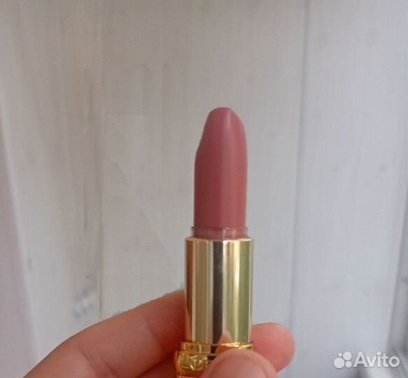 L'Oreal Paris помада color riche LES NUS тон 181