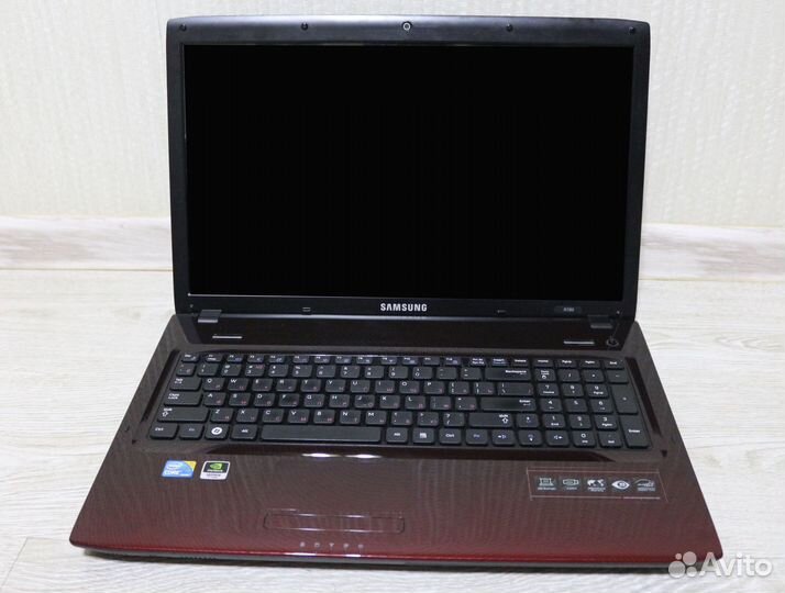 Samsung 17.3