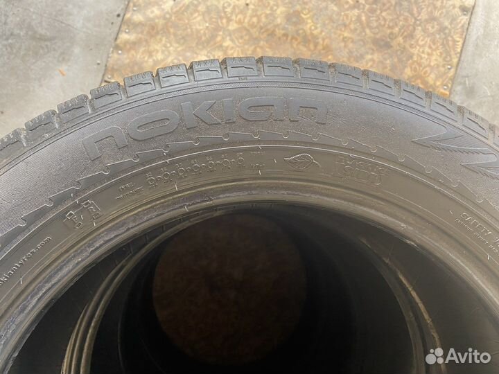 Nokian Tyres Hakkapeliitta R 215/60 R17 100R