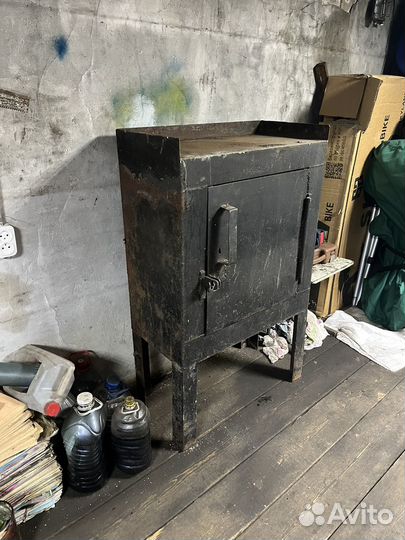 Сейф металлический
