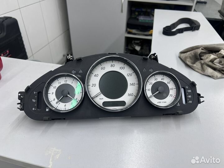 Щиток приборов mercedes w219