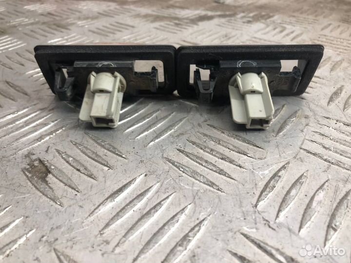 Фонарь освещения номера Ниссан Алмера G15