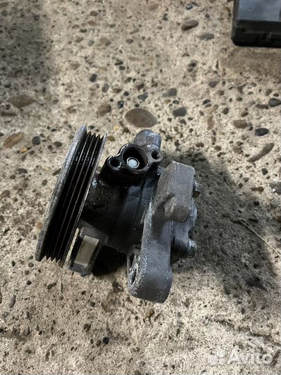 Насос гидроусилителя руля Honda Accord 6