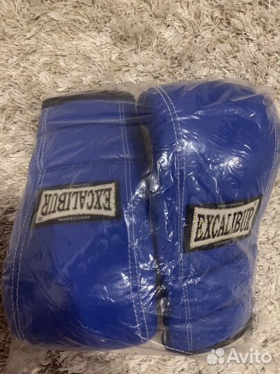 Боксерские перчатки