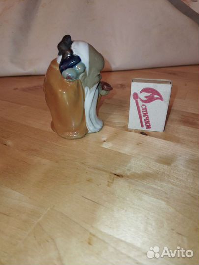 Фарфоровые статуэтки