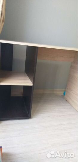 Письменный стол