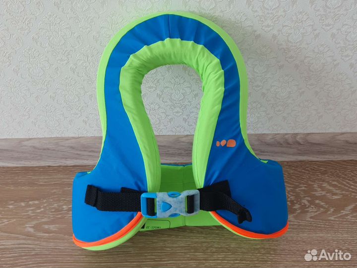 Жилет для плавания