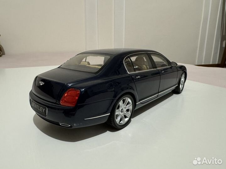 Коллекционные машинки 1:18 bentley