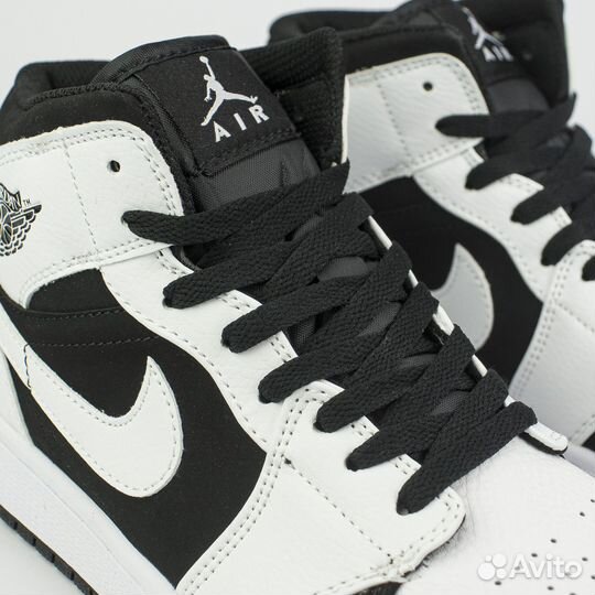 Nike Air Jordan 1 White / Black