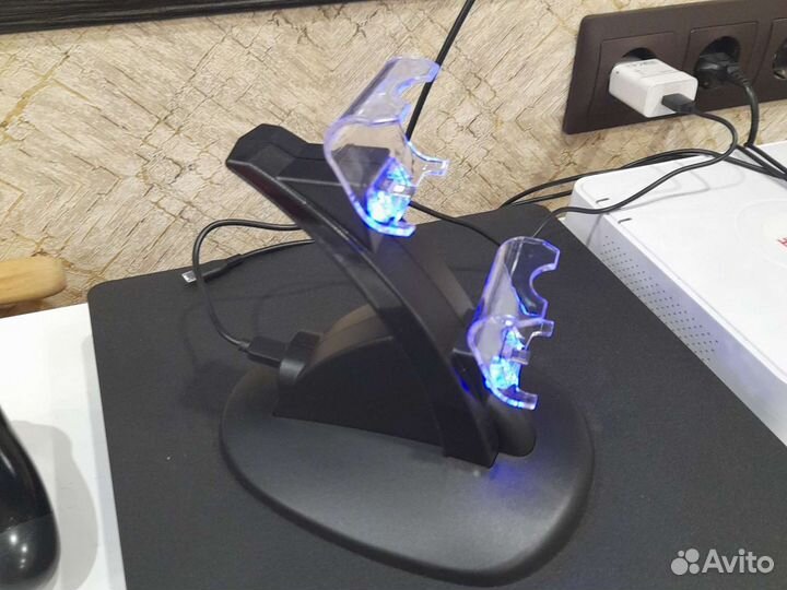 Подставка зарядка для джойстиков Sony PS4