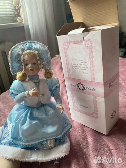 Фарфоровая кукла