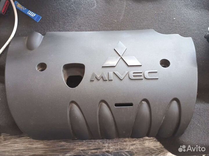 Крышка двигателя Мицубиси Аутлэндер 3