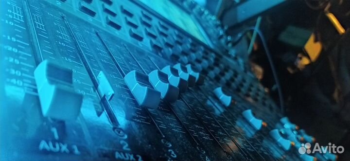 Цифровой микшерный пульт Phonic Summit Digital