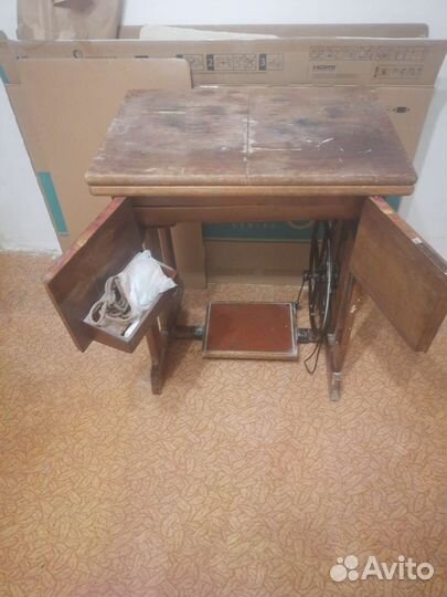 Швейная машинка ножная