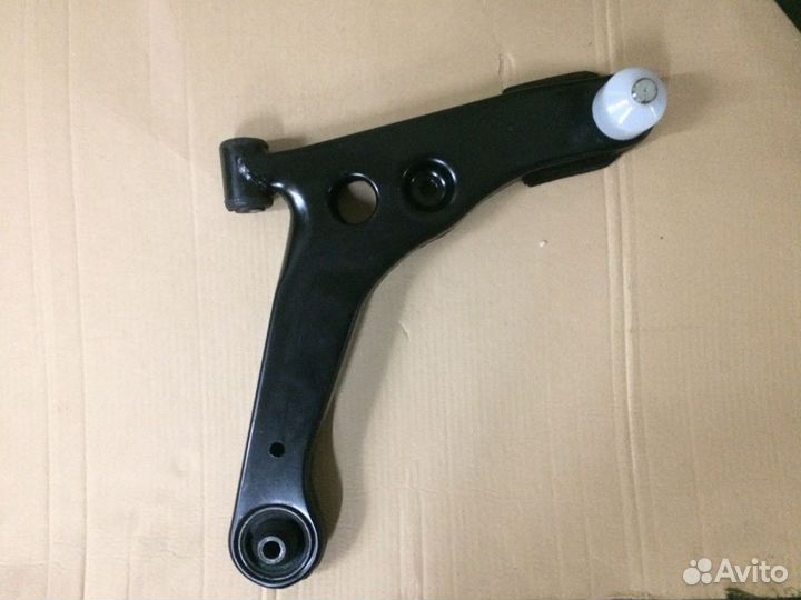 Рычаги передние левый правый Mitsubishi Lancer 9