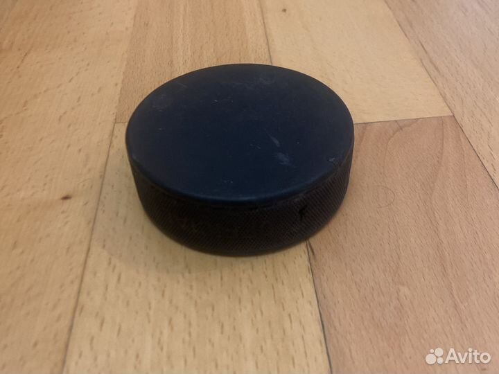 Шайба хоккейная б/у