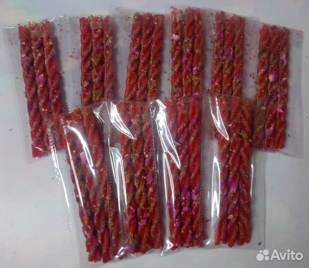 Красные свечи-скрутки с розой